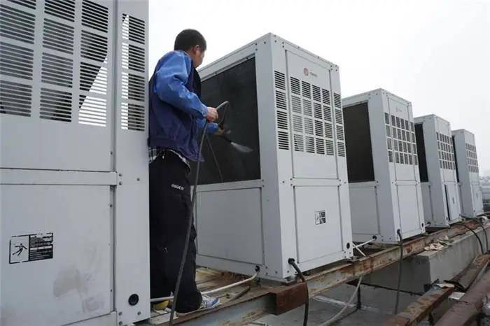 福建空调设备清洗公司是怎样安排中央空调清洗